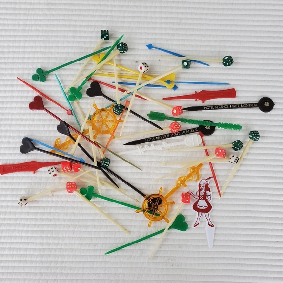 54 MCM Hors d'oeuvre Appetizer Picks Cocktail Sticks Dice Vintage Souvenir 3" - Picture 1 of 5